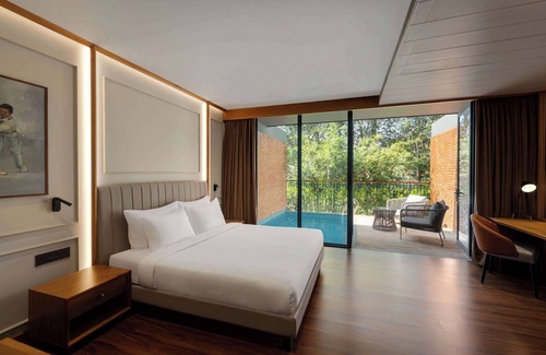 Krishnagiri Hotel | Morickap Lord's 83, Trademark Collection by Wyndham