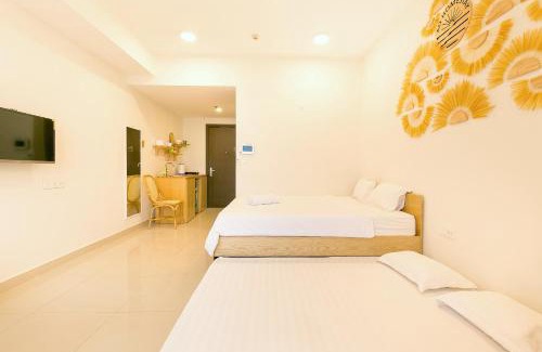 Bach Dang Riverside Apartment | Morning Sunshine at River Gate free Pool