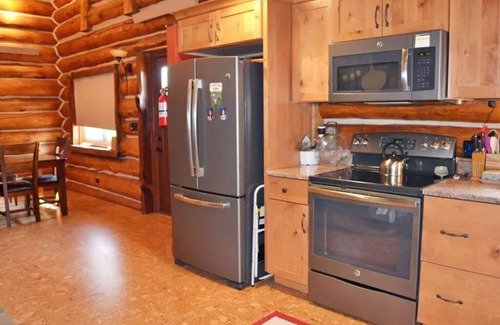 Custer House | Morris Place Lodge next to Stockake Lake in CSP