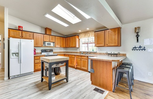 Morristown House | Morristown Home w/Private Pool & Covered Patio!