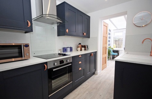 Bangor House | Moryn. View of Snowdonia Strait, Anglesey and Menai