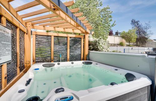 Moses Lake House | Moses Lake Vacation Rental with Hot Tub and Game Room