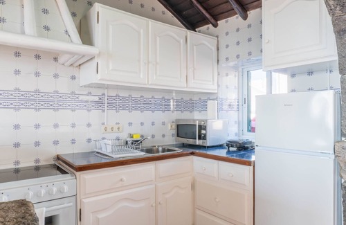 Ponta Delgada House | Mosteiros Natural Pool House