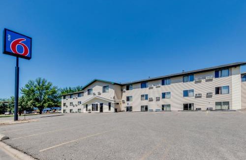 Albert Lea Hotel | Motel 6-Albert Lea, MN