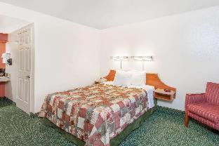 Barstow Hotel | Motel 6 Barstow, CA I15 and Lenwood Road