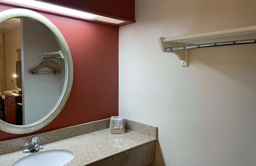 Barstow Hotel | Motel 6 Barstow, CA – I15 and Lenwood Road