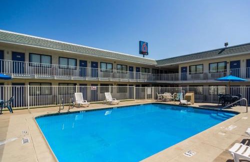 Bellmead Hotel | Motel 6-Bellmead, TX - Waco
