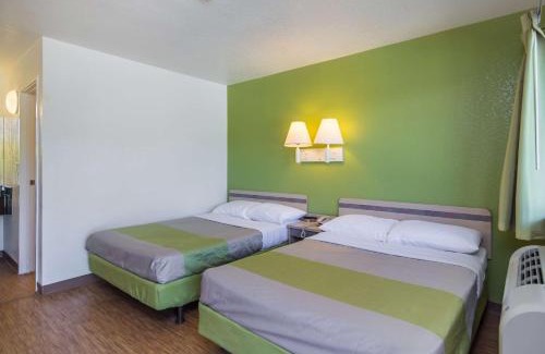 Bellmead Hotel | Motel 6-Bellmead, TX - Waco