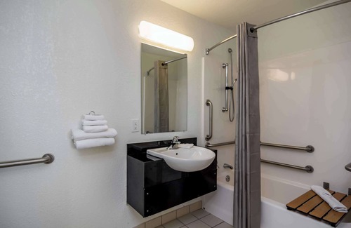 Bellmead Hotel | Motel 6 Bellmead, TX - Waco