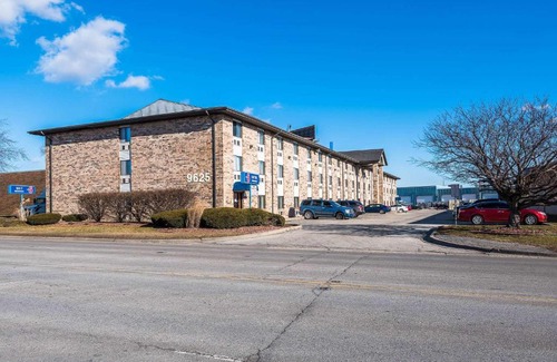 Bridgeview Hotel | Motel 6-Bridgeview, IL