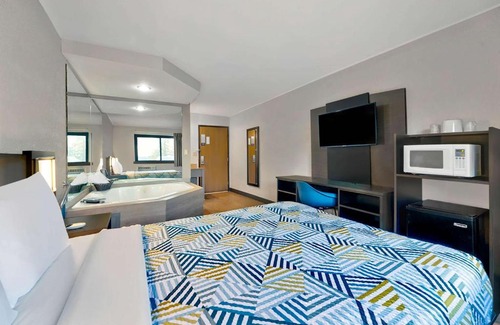 Southwest Area Hotel | Motel 6-Cedar Rapids, IA - Airport