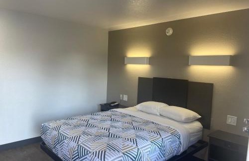 Denton Hotel | Motel 6 Denton, TX - UNT