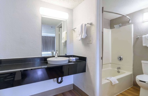 Hayward Hotel | Motel 6 Hayward, CA – Silicon Valley Gateway
