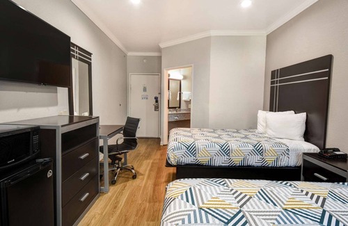 Humble Hotel | Motel 6 Humble, TX - Houston International Airport