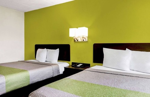 Lawrence Hotel | Motel 6 Indianapolis, IN