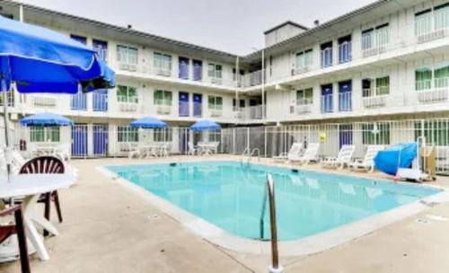 Pumphrey Hotel | Motel 6-Linthicum Heights, MD - BWI Airport