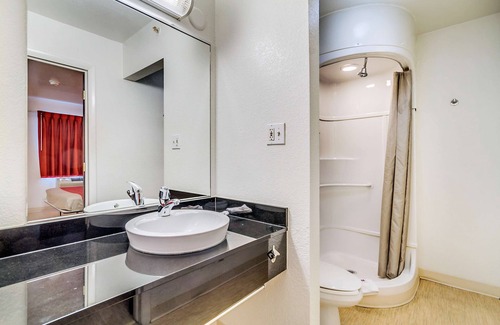 Pumphrey Hotel | Motel 6 Linthicum Heights, MD - BWI Airport