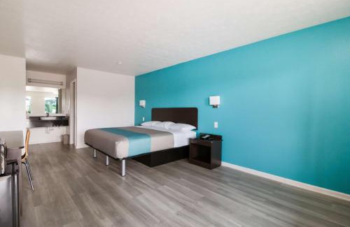 Metropolis Hotel | Motel 6-Metropolis, IL