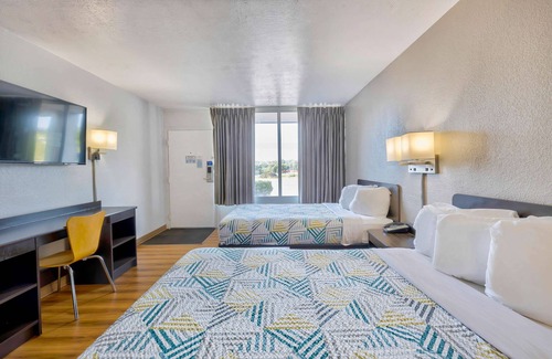 Mount Jackson Hotel | Motel 6 Mount Jackson, VA - Shenandoah