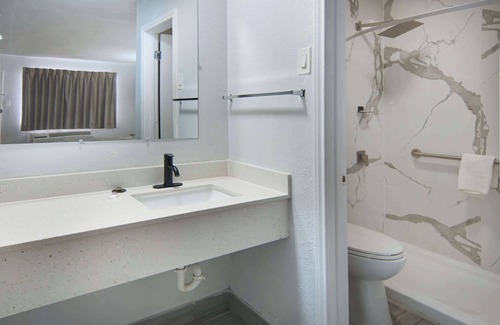 Red Oak Hotel | Motel 6 Red Oak, TX - Dallas