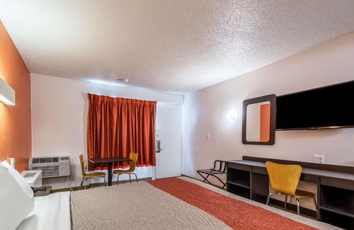 Schenectady Hotel | Motel 6-Schenectady, NY