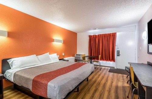 Schenectady Hotel | Motel 6-Schenectady, NY