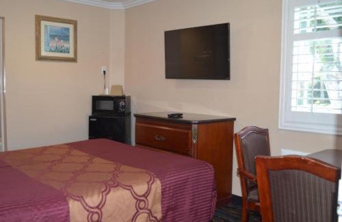 Tustin Hotel | Motel 6, Tustin, Orange County-CA