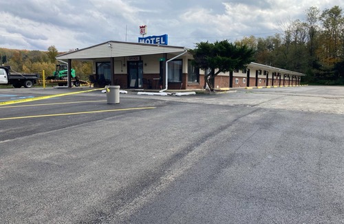 Dalton Hotel | Motel 81