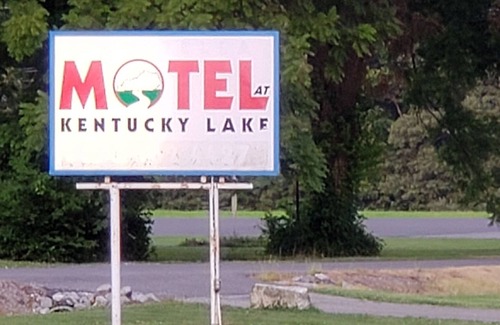Gilbertsville Hotel | Motel at Kentucky Lake. Natures Habitat.