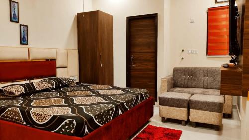 Phagwara Hotel | MOTEL DESIRE SUITES -- STUDIO LUXURY ROOMS-- LPU Law Gate -- Special for Families, Students, Couples, Corporate, Groups, Parents