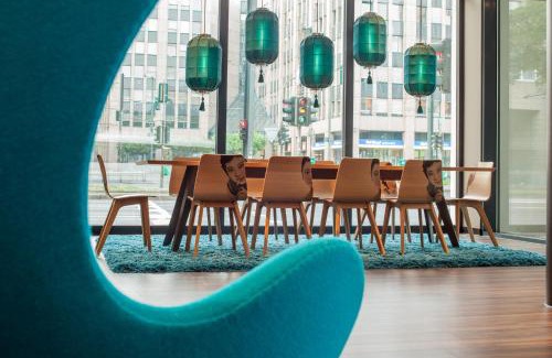 Stadtmitte Hotel | Motel One Düsseldorf Hauptbahnhof