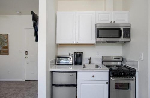 North Bend House | Mother in Law Suite with Private Hot Tub-Downtown