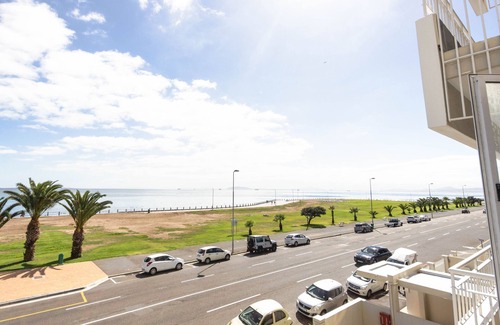 Mouille Point Apartment | Mouille Point Places