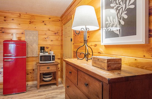 Burnsville Cabin | Mount Mitchell Eco Retreat