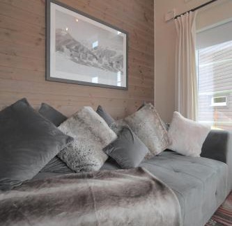 Vemdalen Villa | Mountain Cabin with Ski-in Access in Björnrike