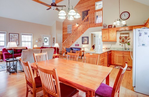 Eagle Mountain Cabin | Mountain cabin with WiFi, fireplace, shared pools, game room, tennis, & gym