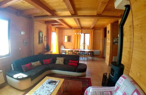 Doucy-Combelouviere Ski Chalet | Mountain chalet with view - sleeps 14
