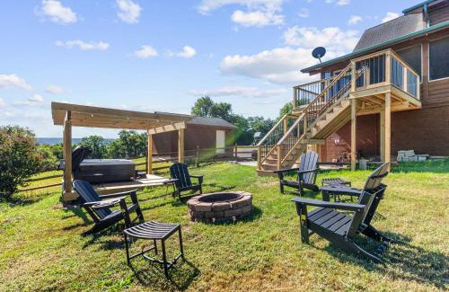 Kirby Ski Chalet | Mountain Escape on 6 acres w Hot Tub & Privacy