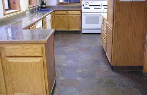 South Lake Tahoe Cabin | MOUNTAIN HOME LODGE TO A UNIQUE EXTENDED STAY ACRE+ FOR YOUR GROUP 8-40