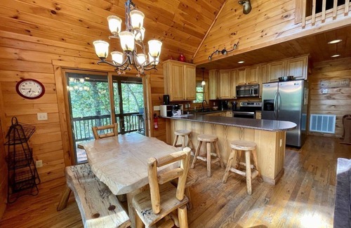 Lansing House | Mountain Lair - Jefferson, NC