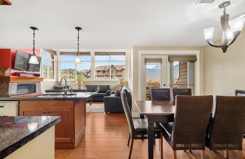 Canmore Apartment | Mountain Luxury Stay | 2 King Beds Pool BBQ