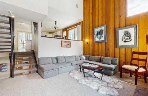 Ketchum Apartment | Mountain Magic