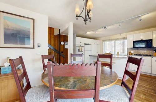 Ketchum Apartment | Mountain Magic