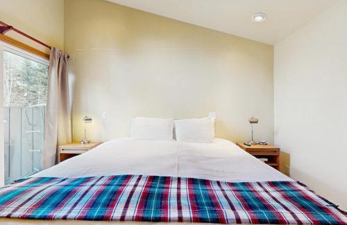 Ketchum Apartment | Mountain Magic