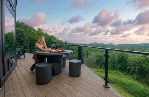 Saluda House | Mountain Moonlight at Saluda Mountain Retreats
