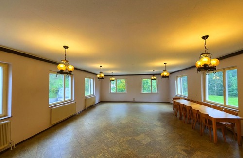 Aspangberg-Sankt Peter Ski Chalet | Mountain Residence in Austrian Alps for Skiing & Events, 1h to Vienna&Airport