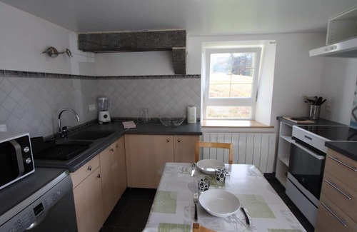 Rupt-sur-Moselle Apartment | Mountain Retreat: Cozy 2-Person Cottage with Terrace & Barbecue, near Hiking Trails and Alsace