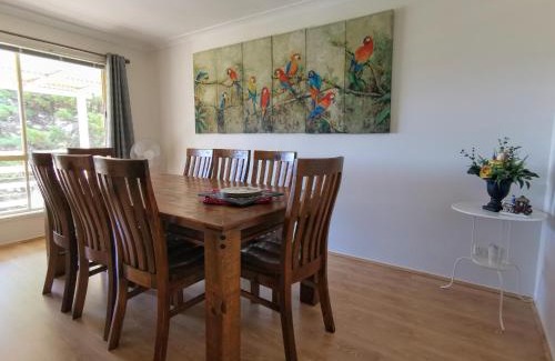 Catalina House | Mountain View Beach House Near Batemans Bay