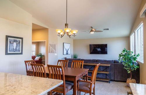 Monterra Knolls House | Mountain View Beauty with Pool