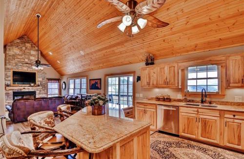 Franklin House | Mountain-View Franklin Retreat Near Hiking!